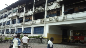 Vue du bâtiment brûlé.  #CUDFIRE